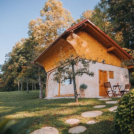 Apartmán Sleeping With Bees - Tourist Farm Muha Grosuplje Exteriér fotografie